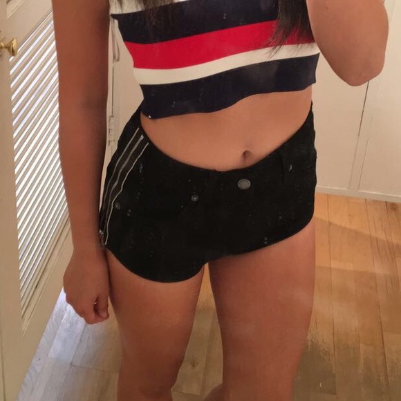 LF Carmar Black Zipper Shorts - Picture 4 of 7